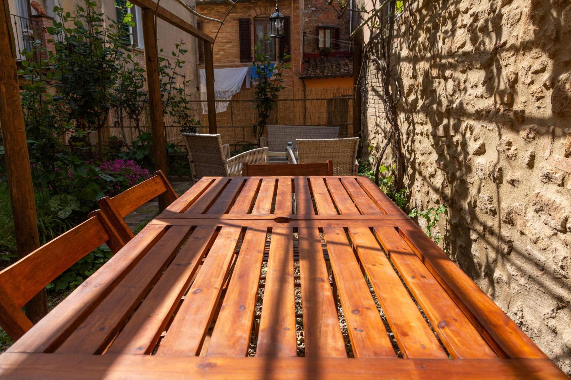 Il Cantuccio- Appartamento In Centro Con Giardino Вольтерра Экстерьер фото